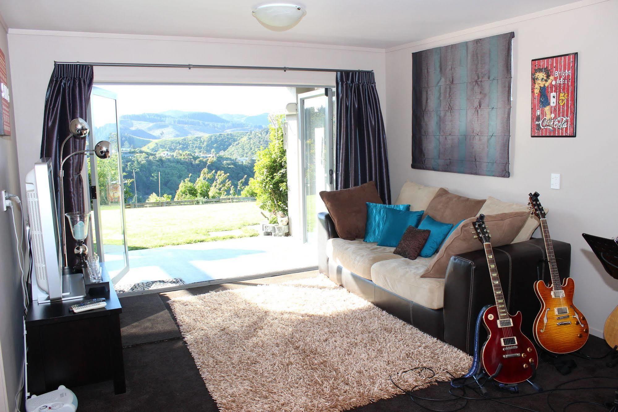 Stunning Views Bed, Breakfast & Health Retreat Bed and Breakfast Whangamata Buitenkant foto